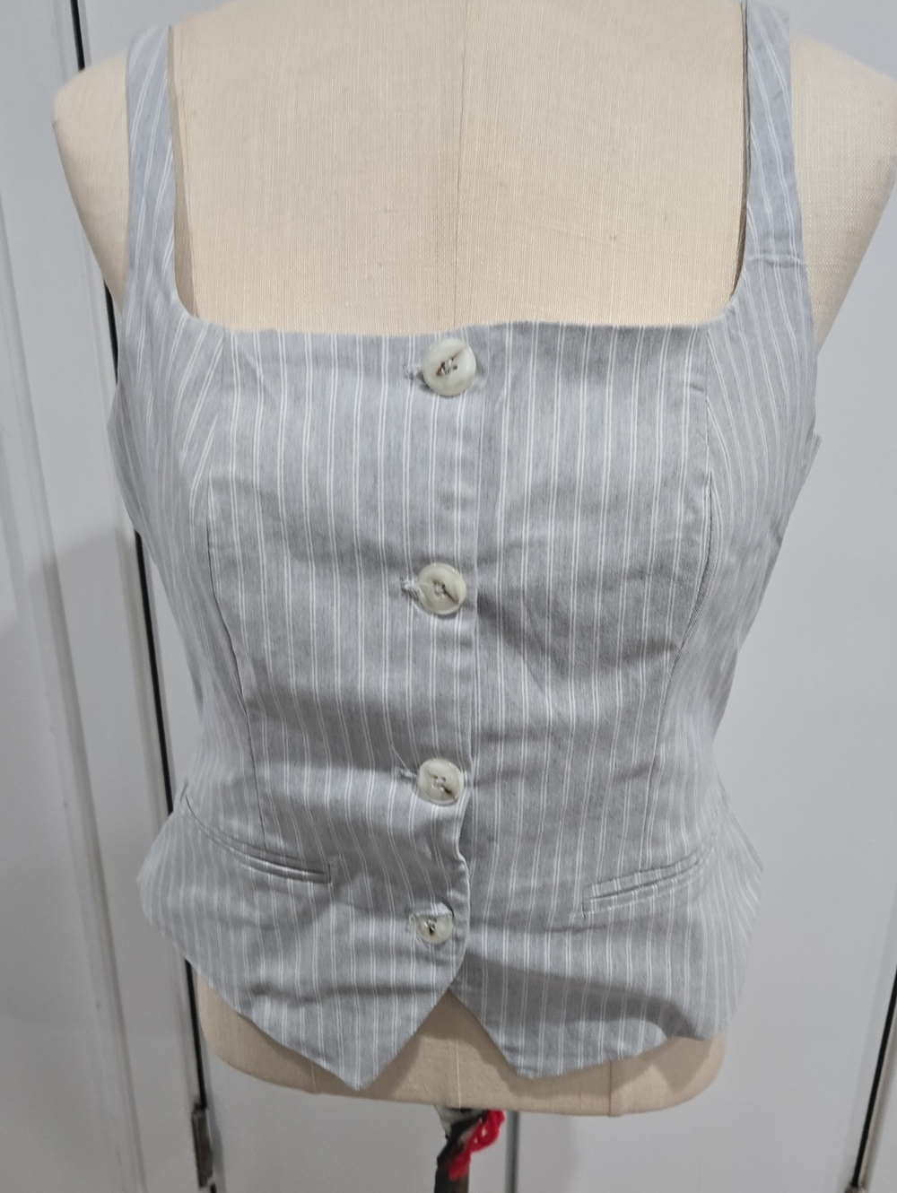 Woman's Striped Square-Neck Vest Top - Light Gray Size Small